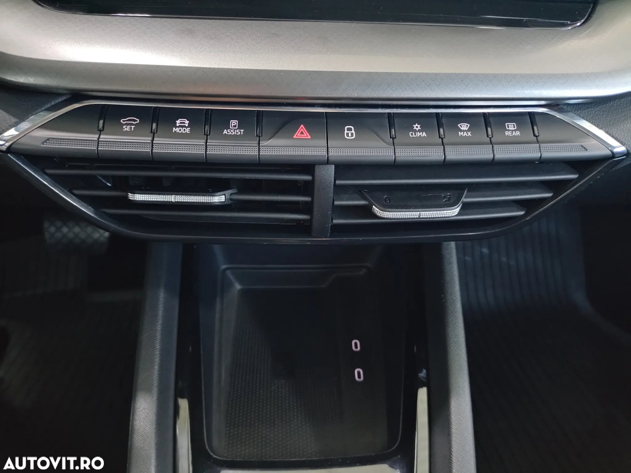 Skoda Octavia Combi 2.0 TDI DSG Ambition - 24
