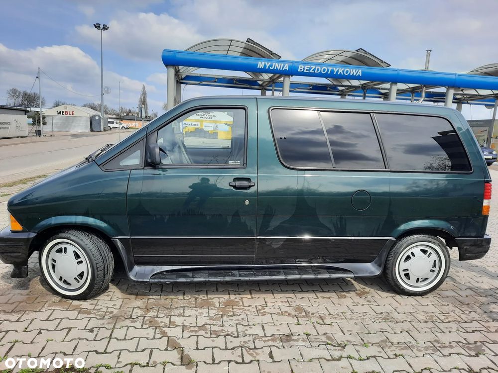 Ford Aerostar - 18
