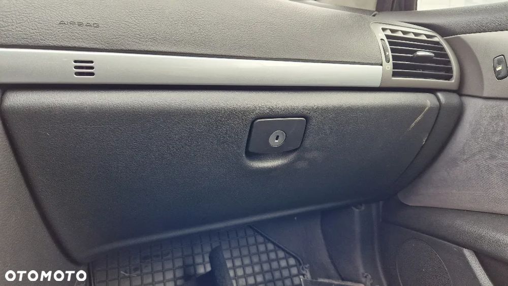 PEUGEOT 407 SCHOWEK PASAŻERA - 1