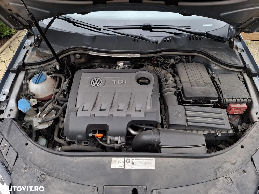 Volkswagen Passat 2.0 TDI Blue TDI DSG Comfortline - 14