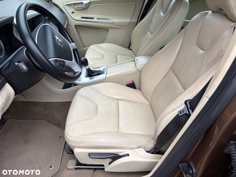 Volvo XC 60 D3 Momentum - 6