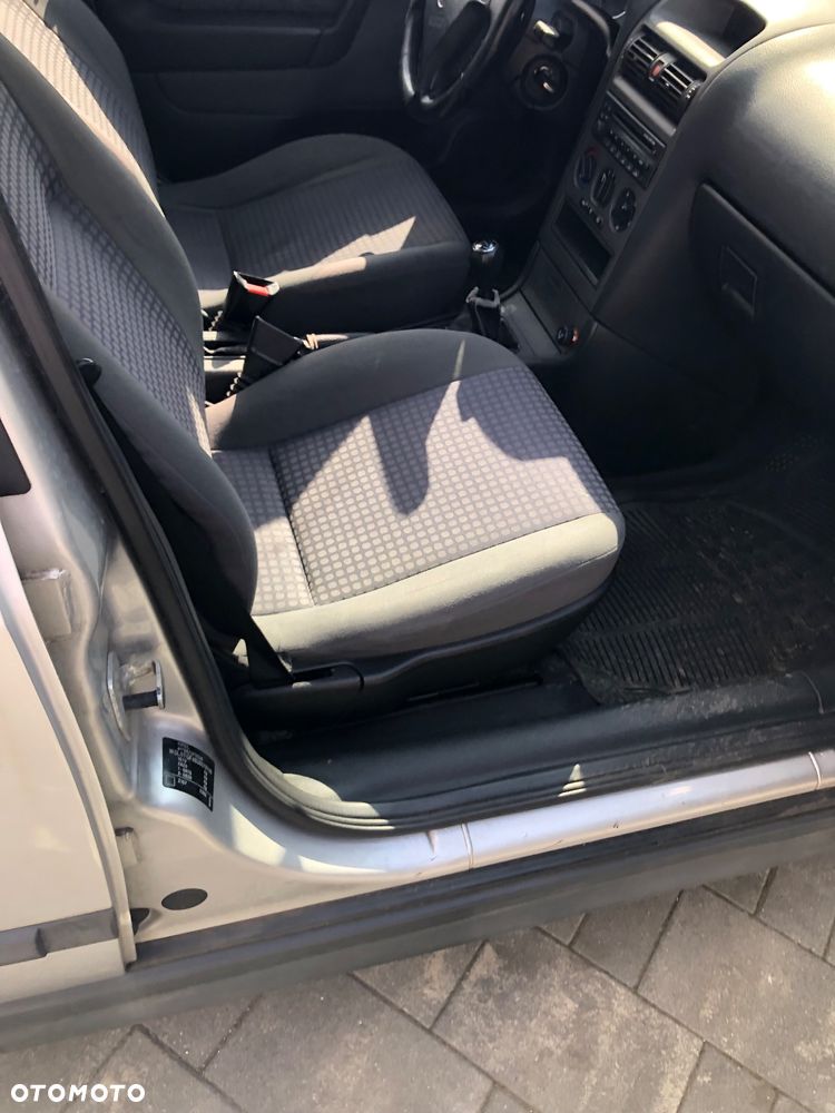 Opel Astra 1.6 GL / Club - 10