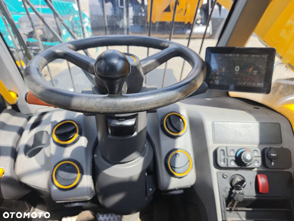 JCB 560-80 - 9