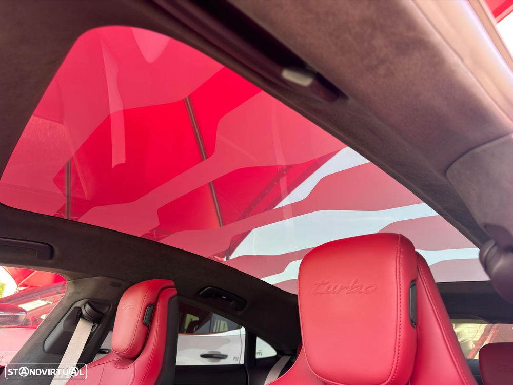 Porsche Taycan Turbo - 16