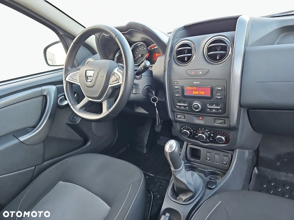 Dacia Duster 1.6 SCe Laureate S&S - 21