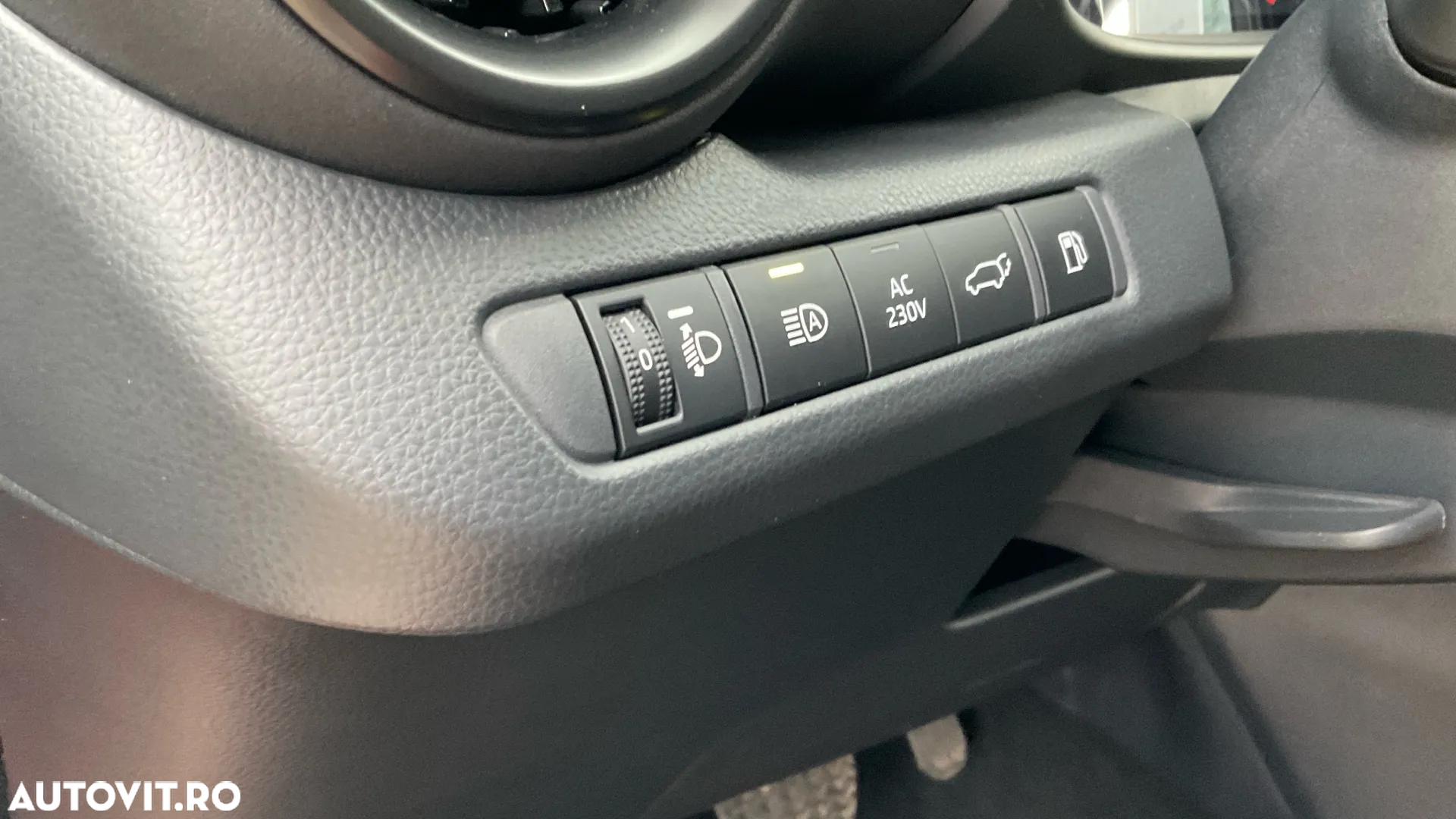 Toyota C-HR 2.0 PHEV 223 CP 4x2 CVT Exclusive - 33