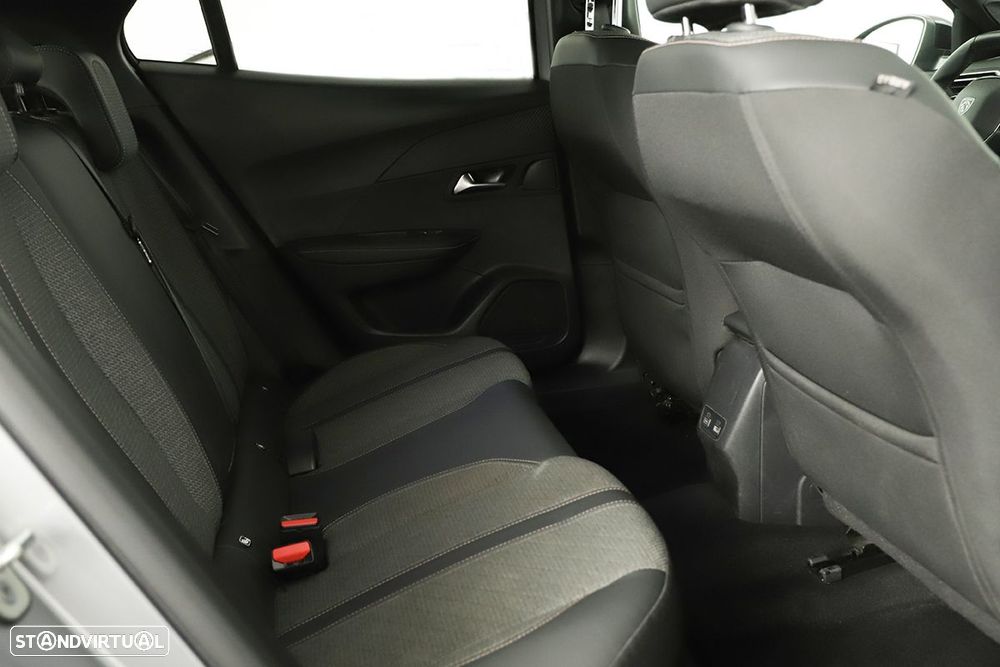 Peugeot 2008 1.2 PureTech Allure - 24