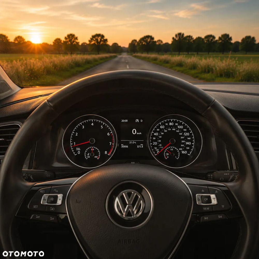 Volkswagen Golf - 6