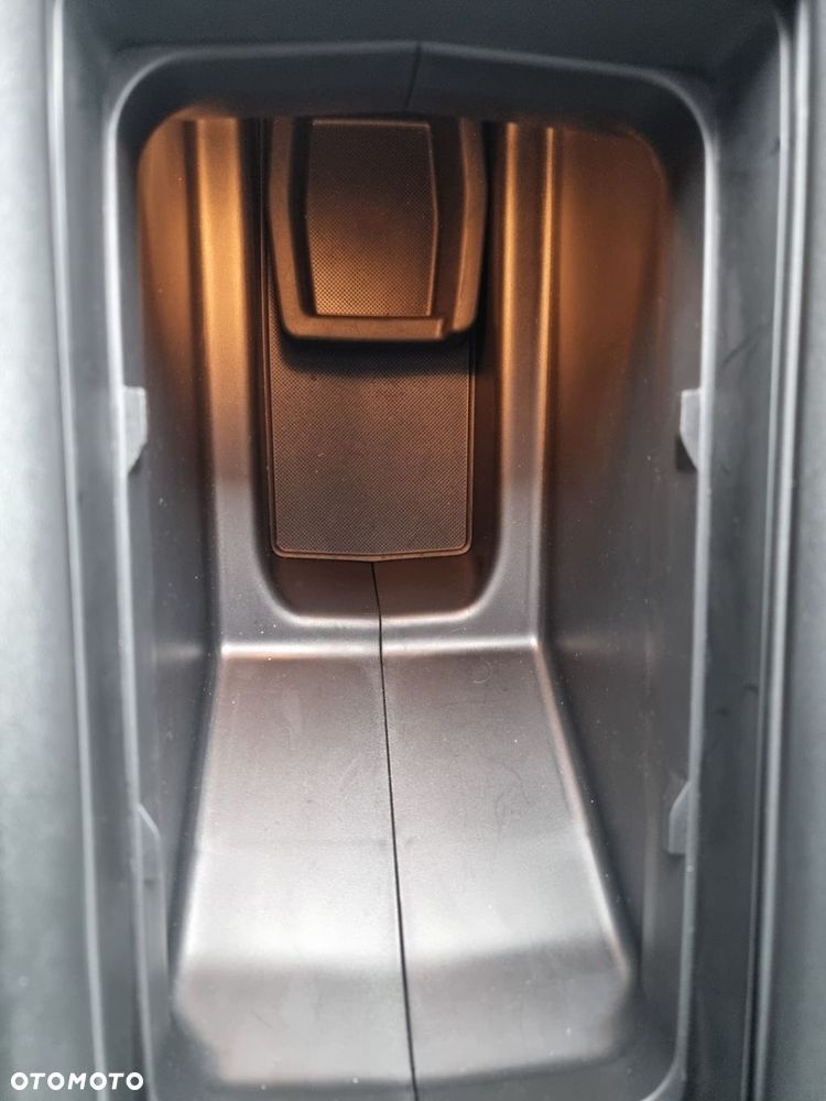 Peugeot 3008 1.2 PureTech Allure Pack S&S EAT8 - 39