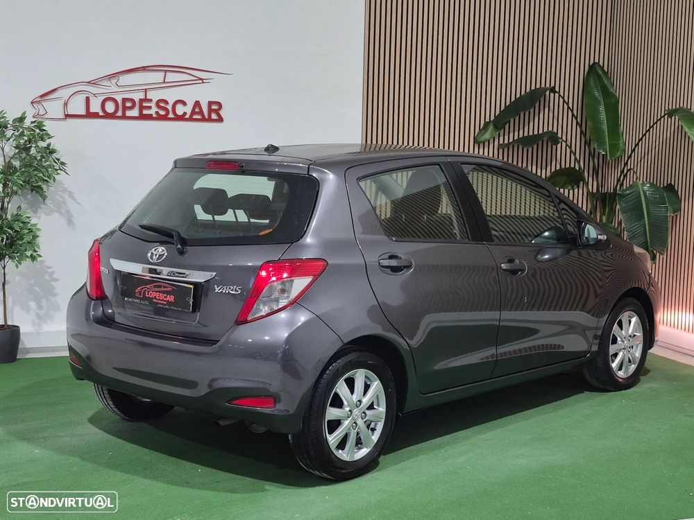 Toyota Yaris 1.0 VVT-i Comfort+P.Style - 4
