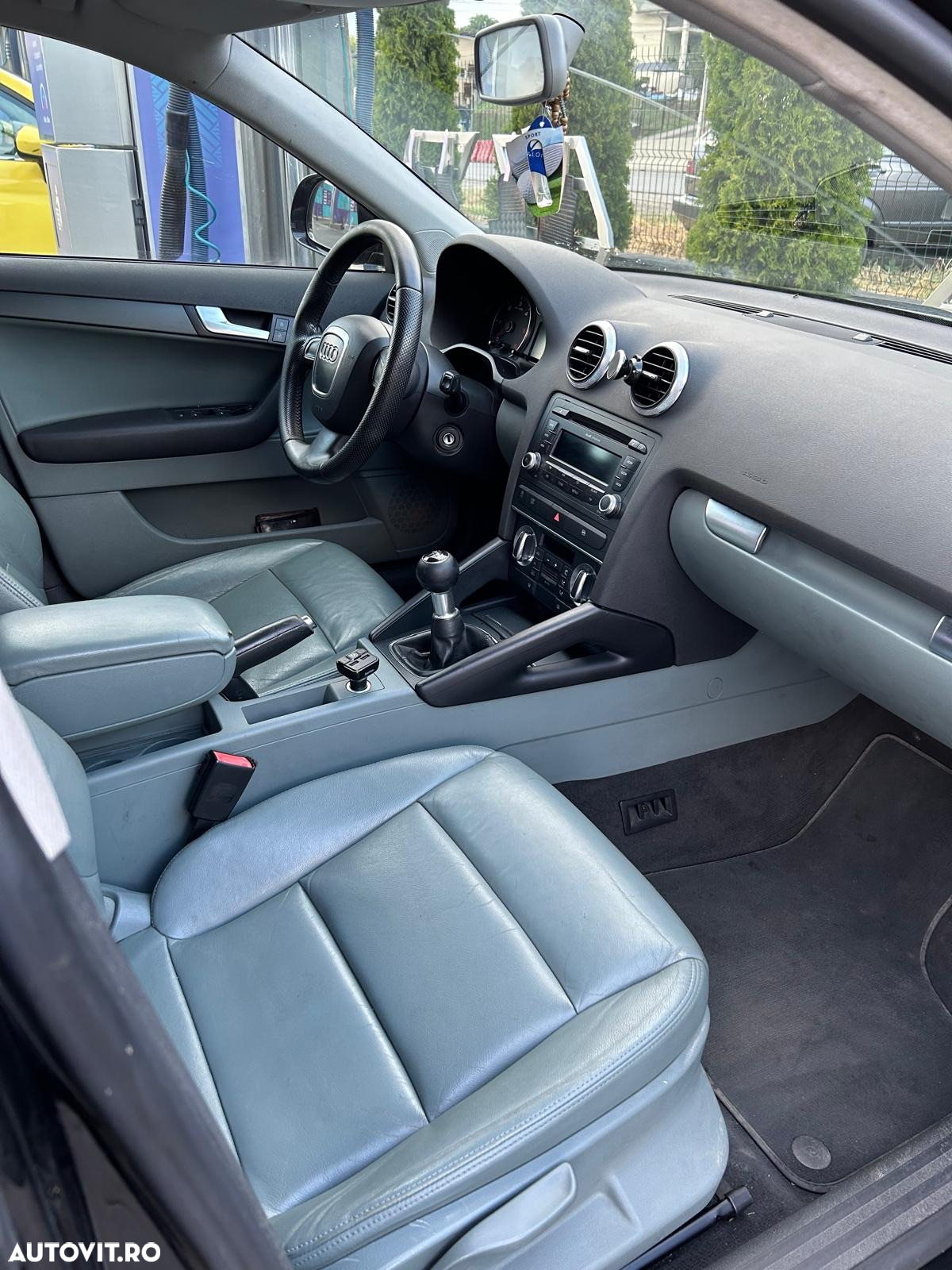 Audi A3 Sportback 1.6 TDI Attraction - 2