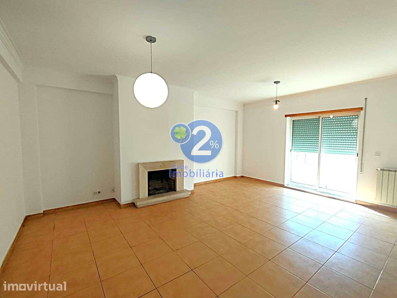 Apartamento T1 | Aquecimento central | Garagem - Sismaria - Grande imagem: 5/16