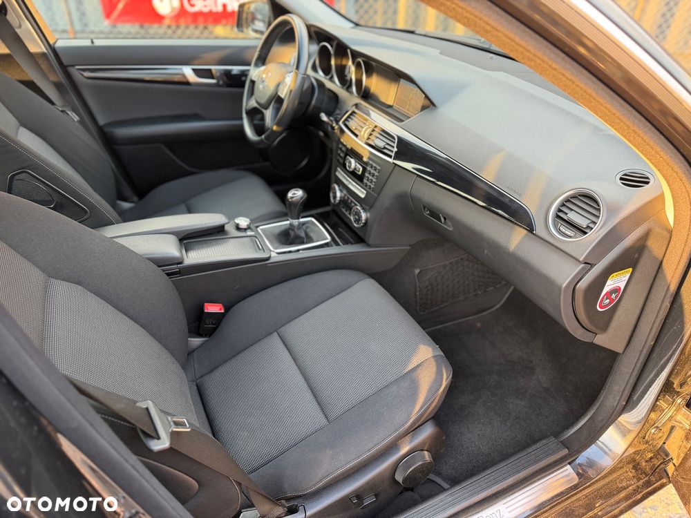 Mercedes-Benz Klasa C 200 (BlueEFFICIENCY) - 8