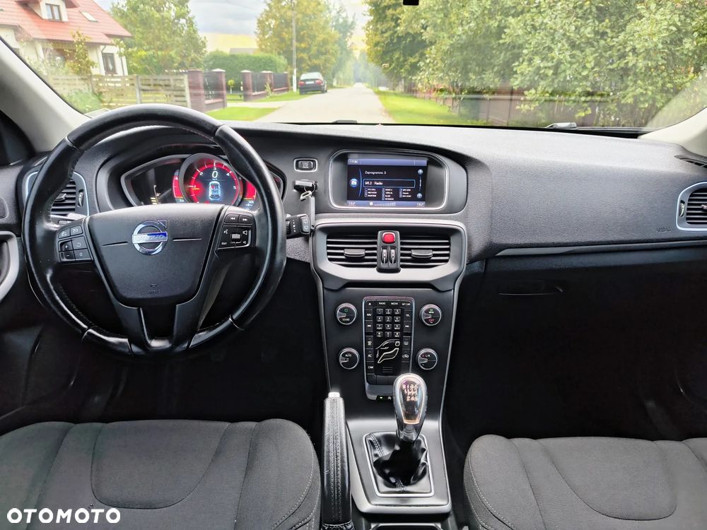 Volvo V40 D2 Summum - 19