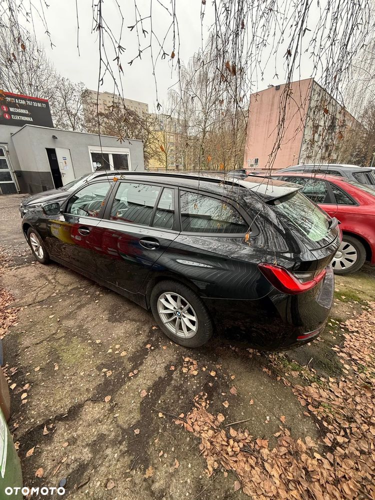 BMW Seria 3 320d xDrive MHEV Advantage - 4