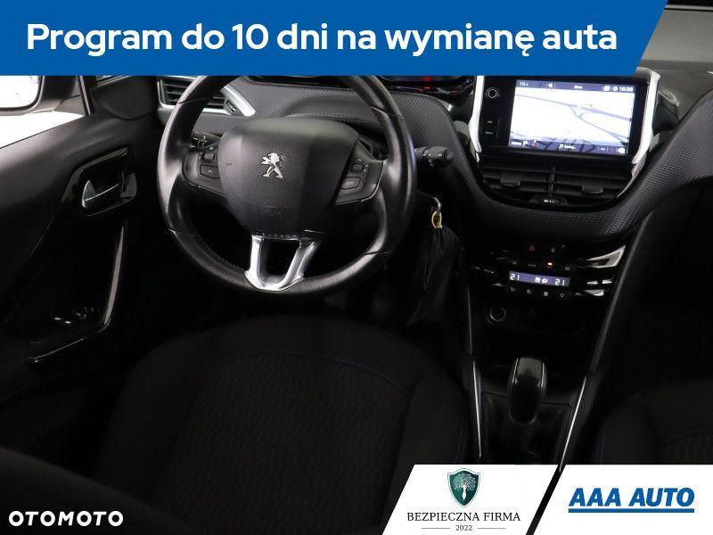 Peugeot 208 - 9