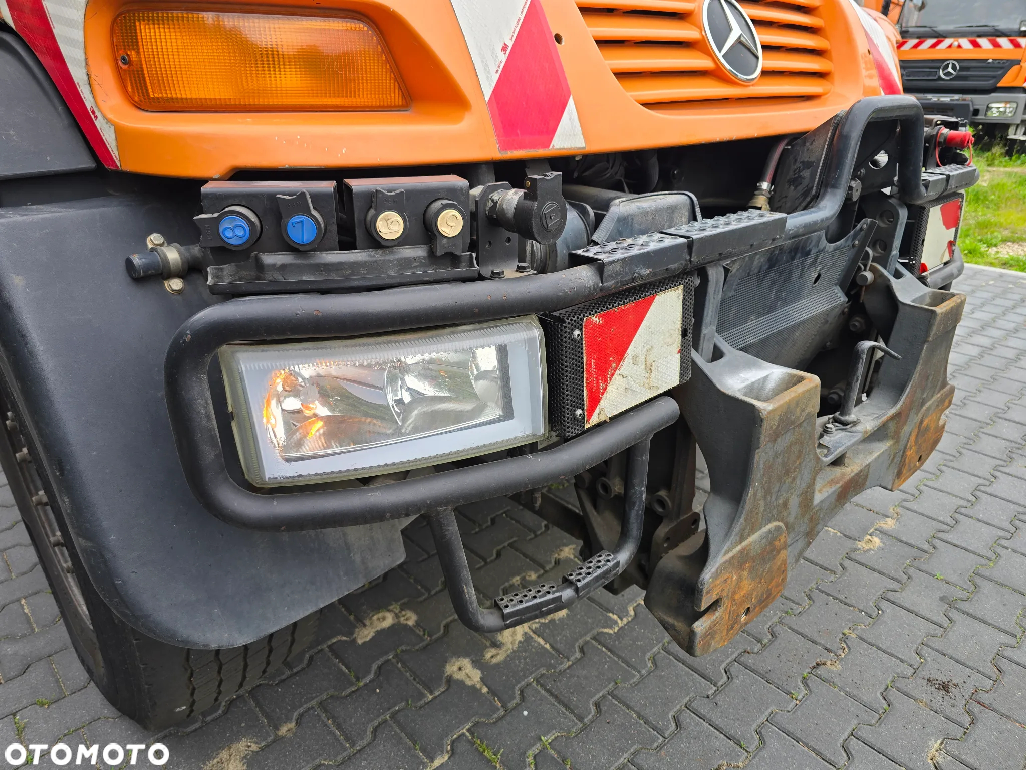 Mercedes-Benz UNIMOG U400 - 18