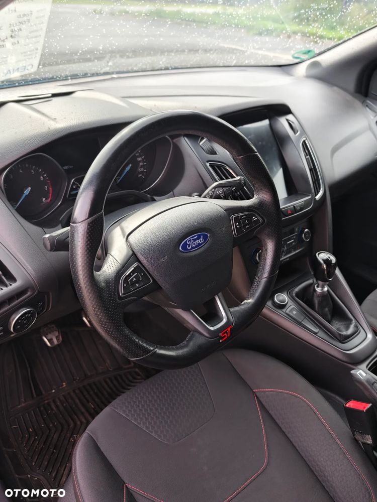 Ford Focus 1.0 EcoBoost Start-Stopp-System ST-LINE - 33