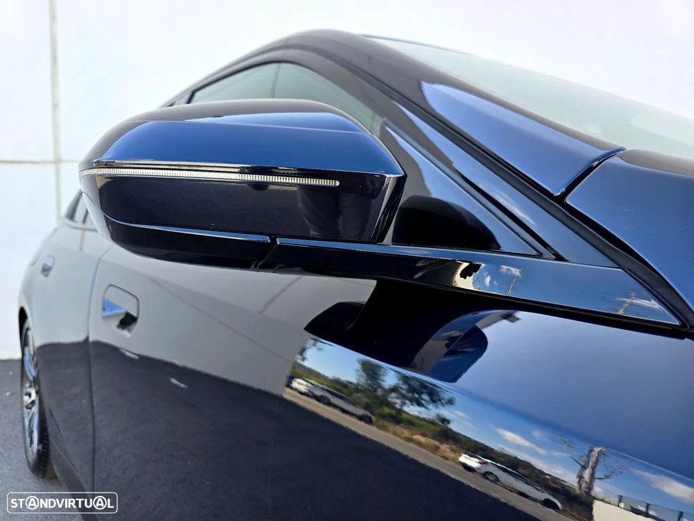 BMW 520 d Pack Desportivo M - 9