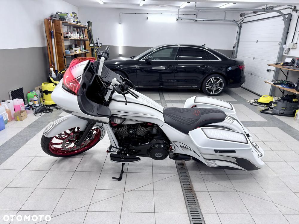 Harley-Davidson Touring Road Glide - 9