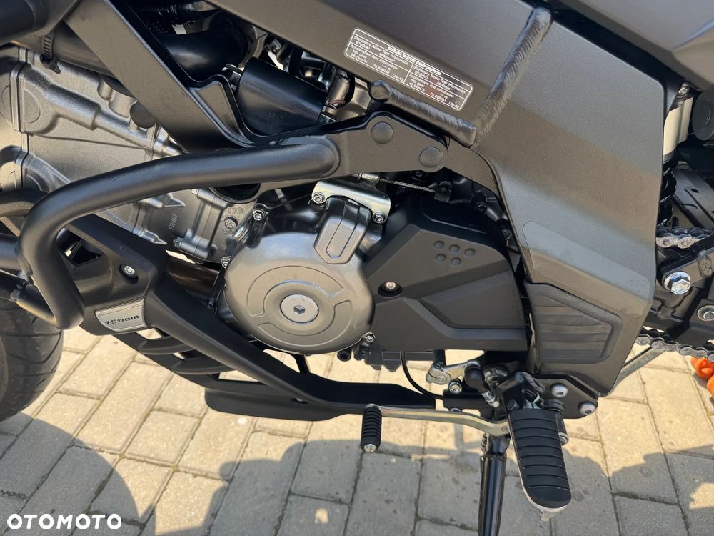 Suzuki V-STROM - 4