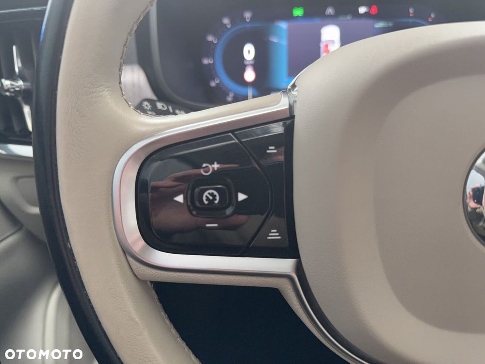 Volvo V90 Cross Country - 26