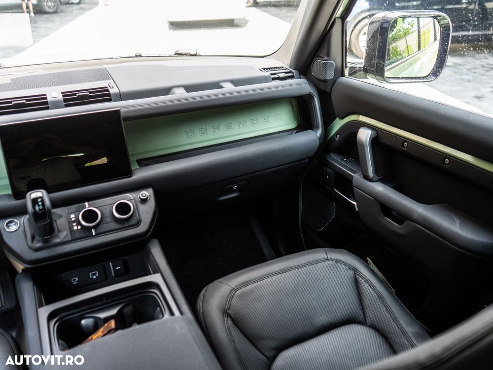 Land Rover Defender 110 3.0 P400 MHEV - 32
