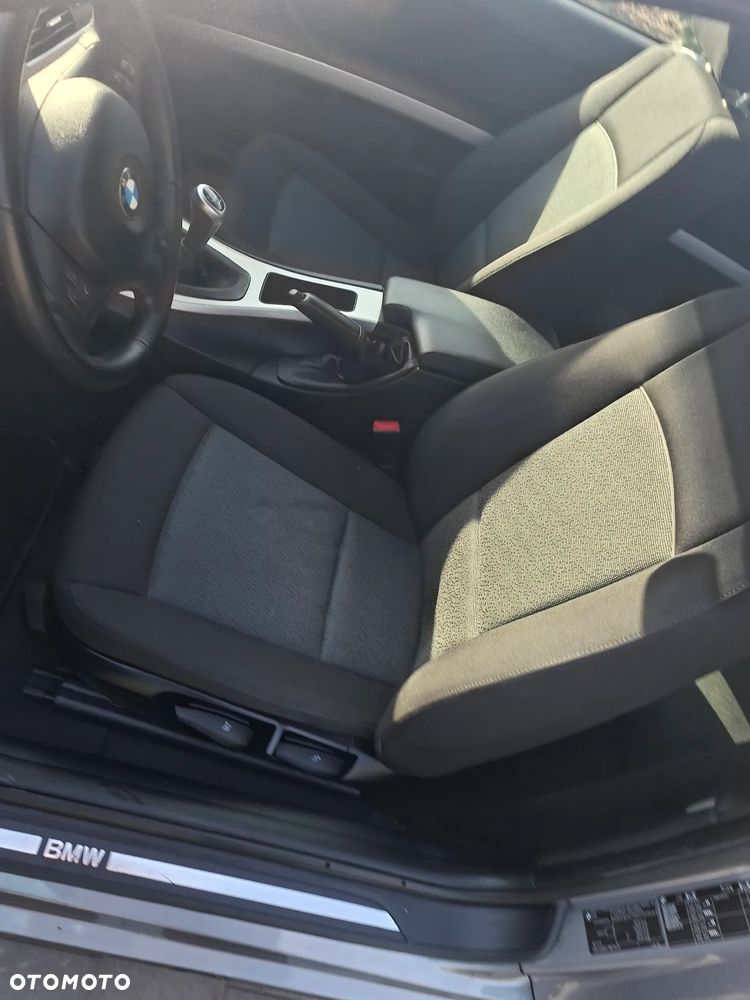 BMW Seria 3 320i - 9