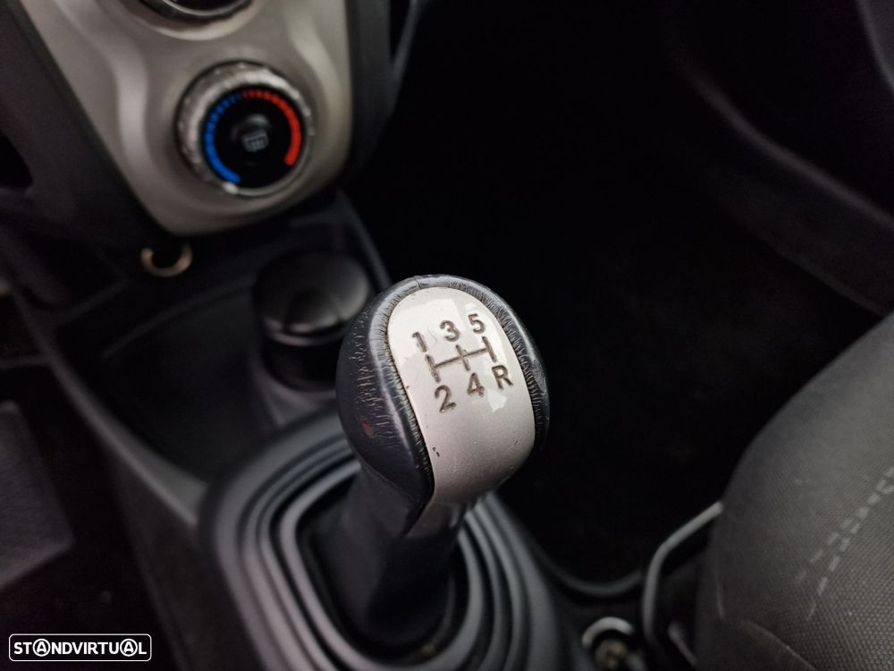Toyota Yaris 1.0 VVT-i AC Manual - 10