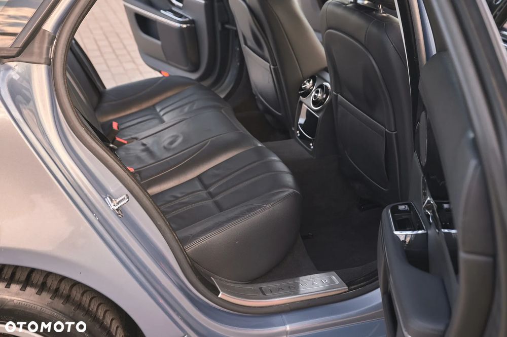 Jaguar XJ 3.0 V6 S Premium Luxury - 25