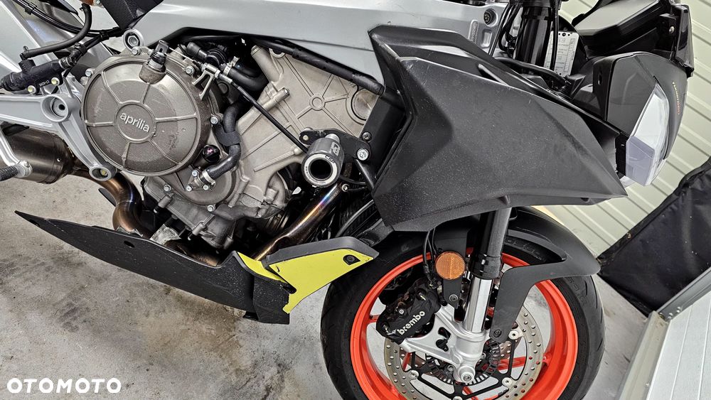 Aprilia Tuono - 15