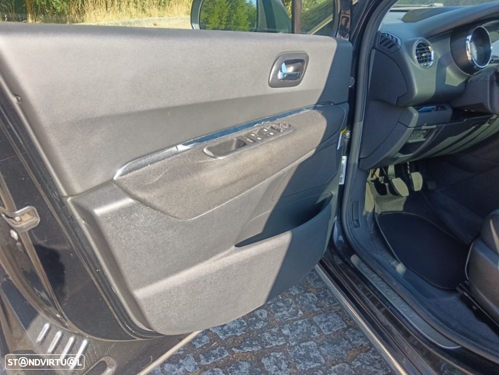 Peugeot 3008 1.6 HDi Executive - 14