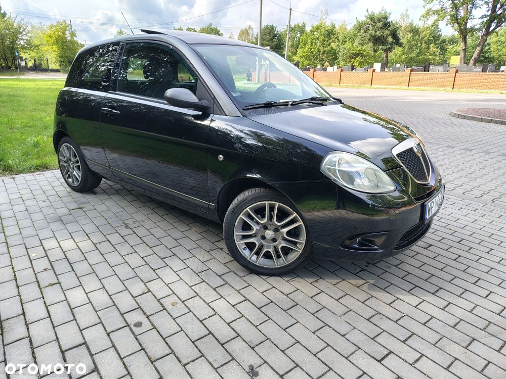 Lancia Ypsilon - 2