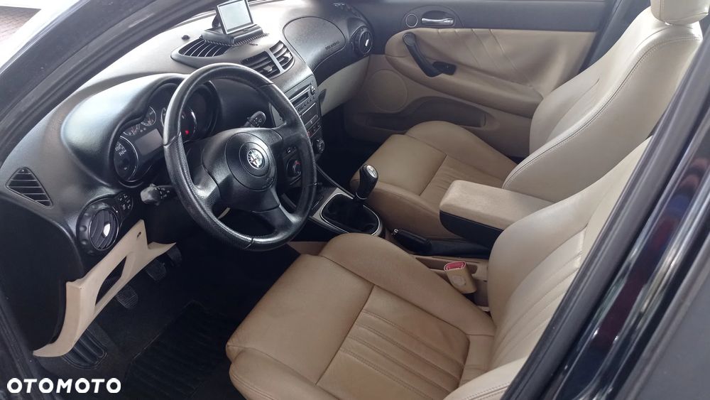 Alfa Romeo 147 1.6 Twin Spark ECO Eleganza - 36