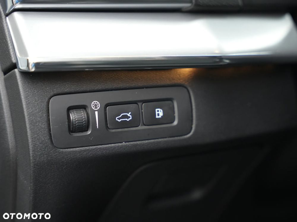 Volvo XC 90 - 12
