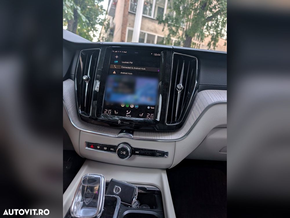 Volvo XC 60 T6 AWD Recharge Geartronic Inscription - 28