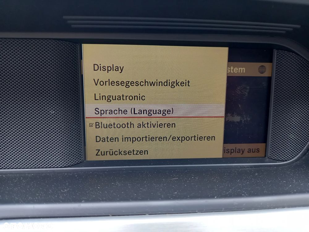 Mercedes-Benz Klasa C 200 CGI BlueEFFICIENCY Avantgarde - 33