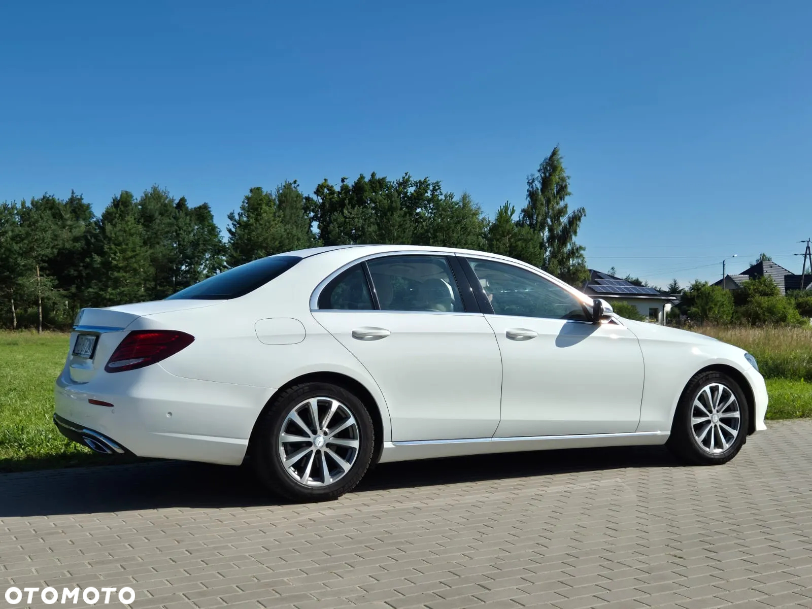 Mercedes-Benz Klasa E 220 d Business Edition 9G-TRONIC - 23