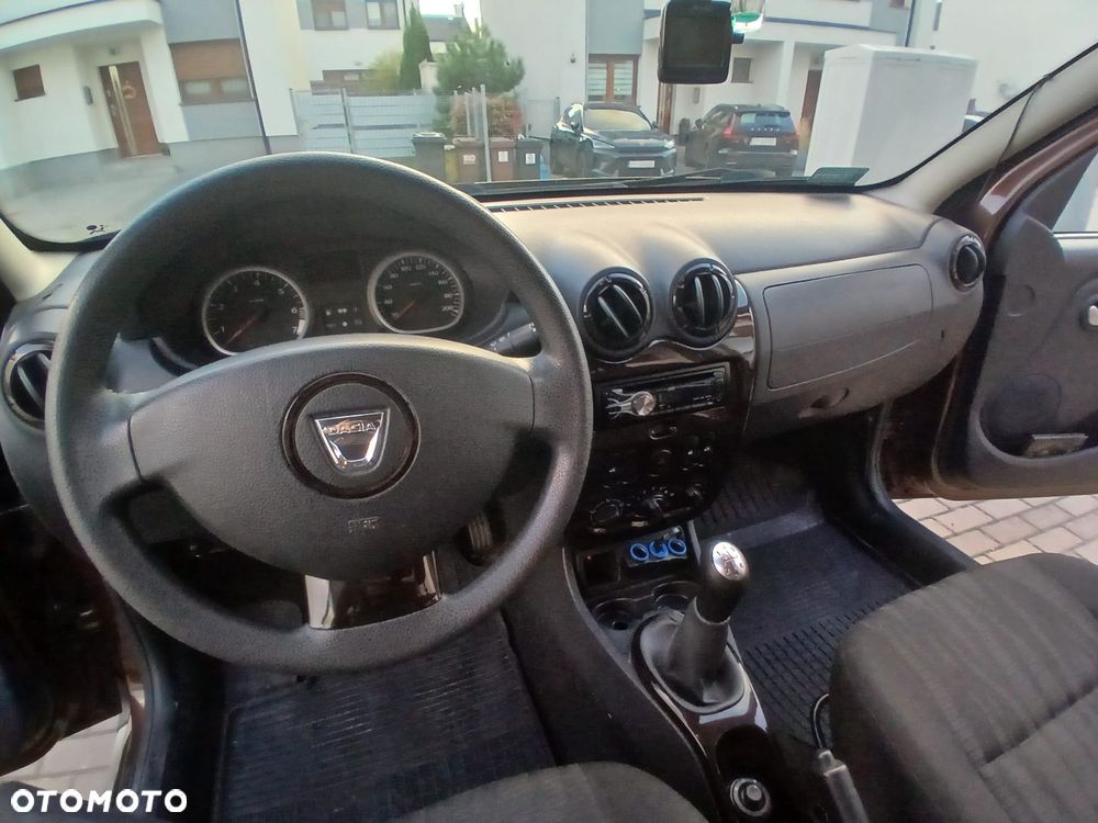 Dacia Duster 2012 photo 4