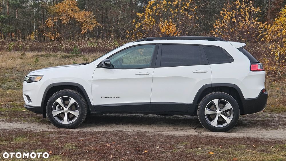 Jeep Cherokee - 19