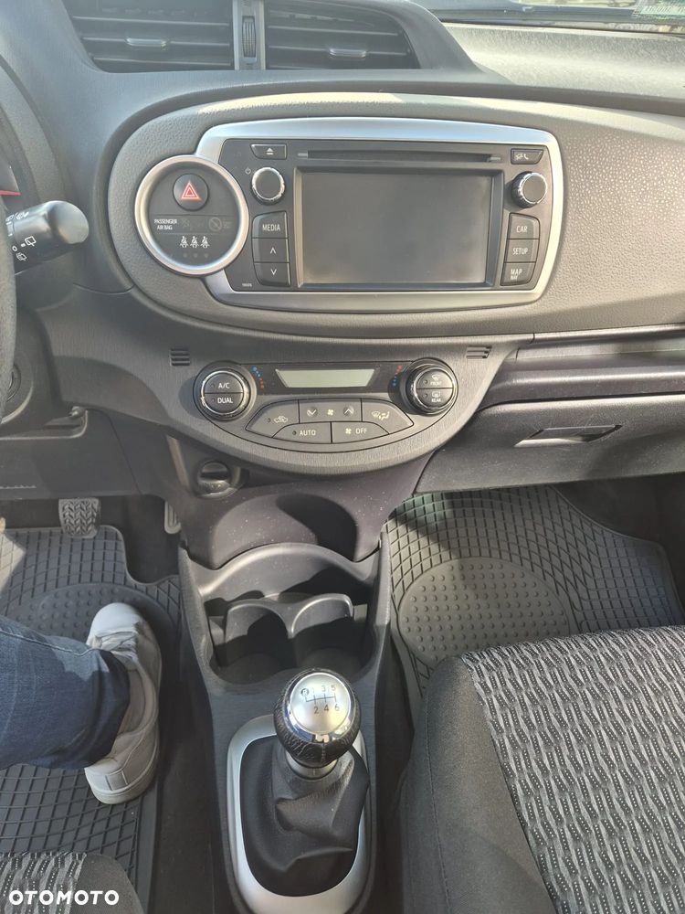 Toyota Yaris 1.33 Premium - 12