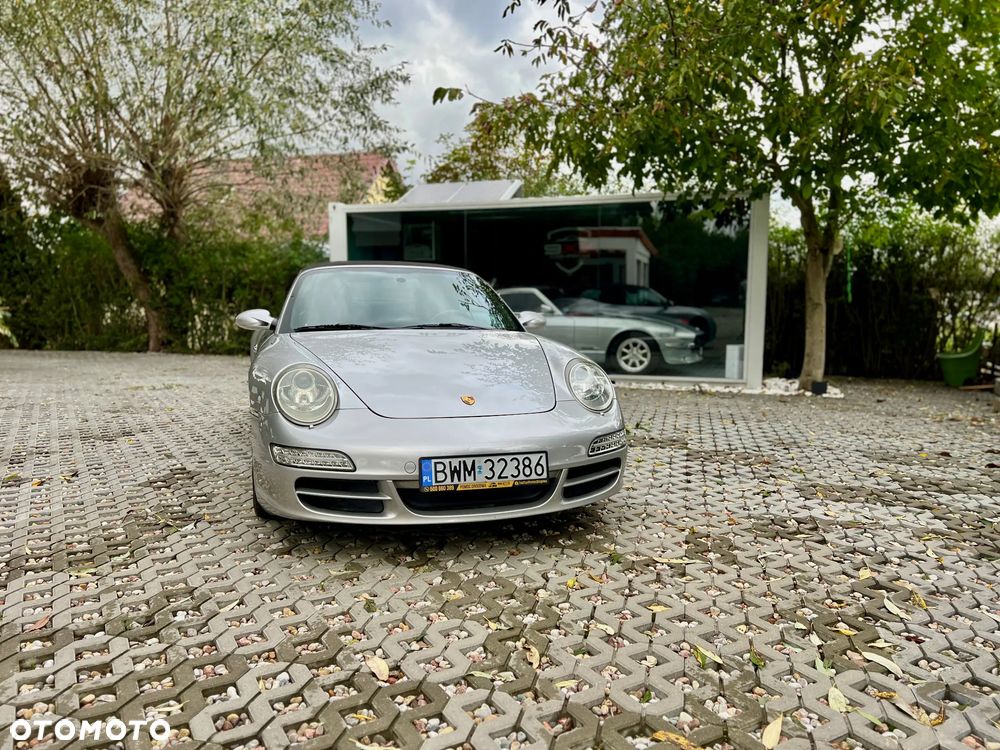 Porsche 911 Carrera - 11