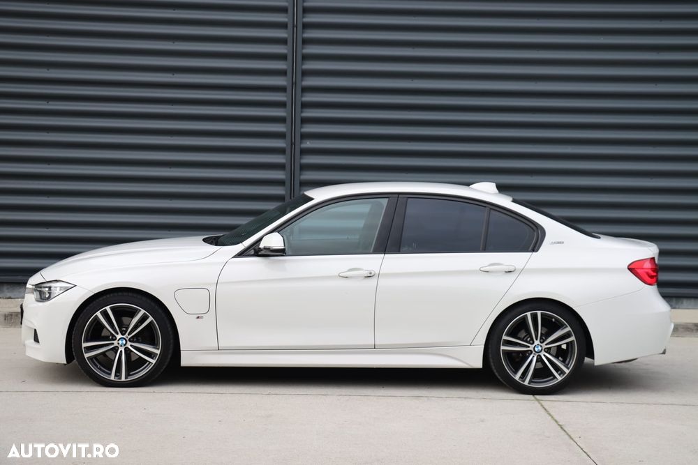 BMW Seria 3 330e iPerformance M Sport - 15
