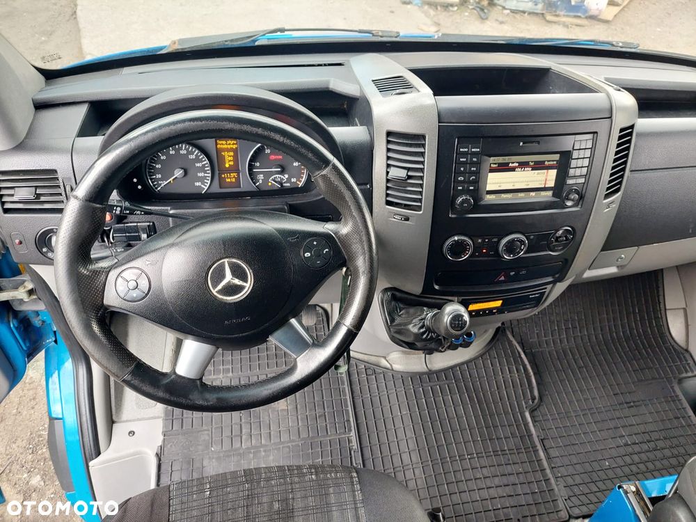 Mercedes-Benz Sprinter - 15