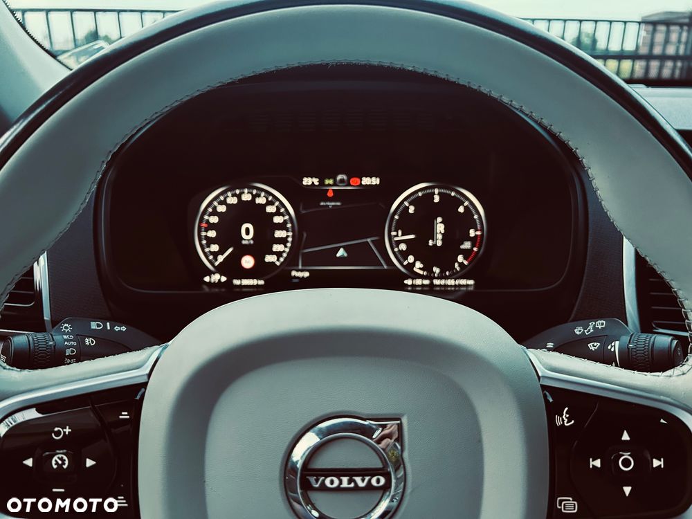 Volvo XC 90 - 16