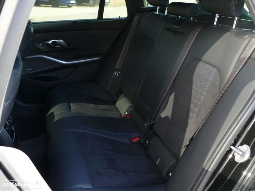 BMW 330 e Pack Desportivo M Auto - 37