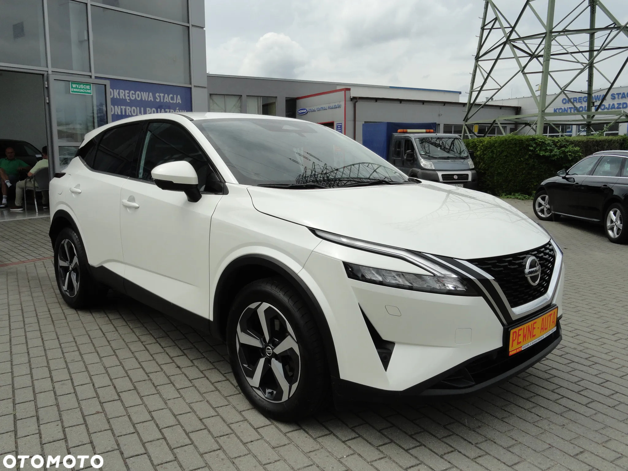 Nissan Qashqai 1.3 DIG-T MHEV Xtronic N-Connecta - 4