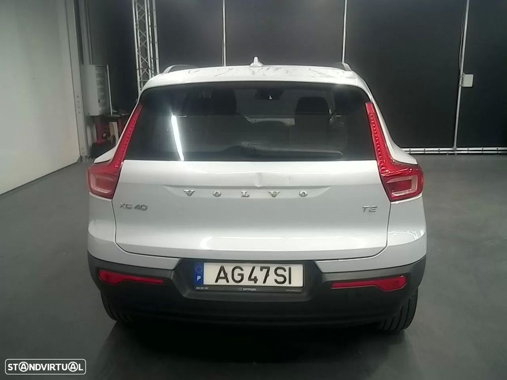 Volvo XC 40 1.5 T2 Momentum Core - 3