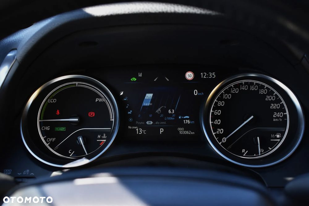 Toyota Camry 2.5 Hybrid Comfort CVT - 26