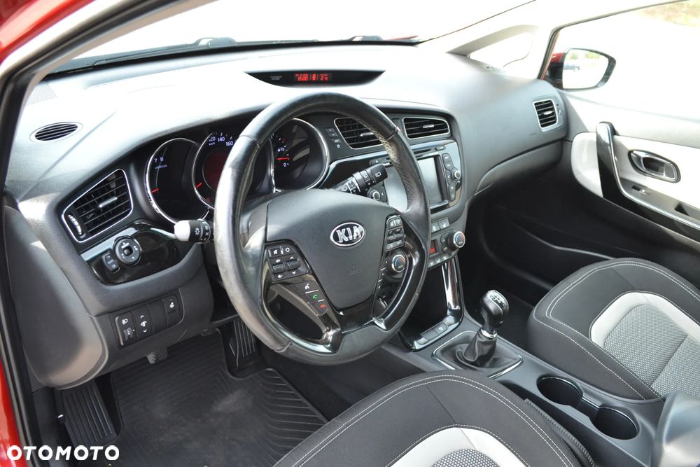 Kia Ceed 1.6 GDI Platinum Edition - 20
